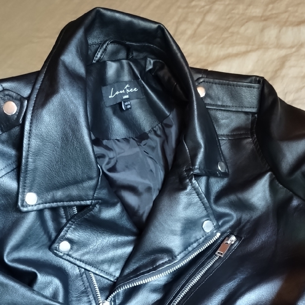 Love Tree Black Faux Leather Motorcycle Jacket - Picture 4 of 12